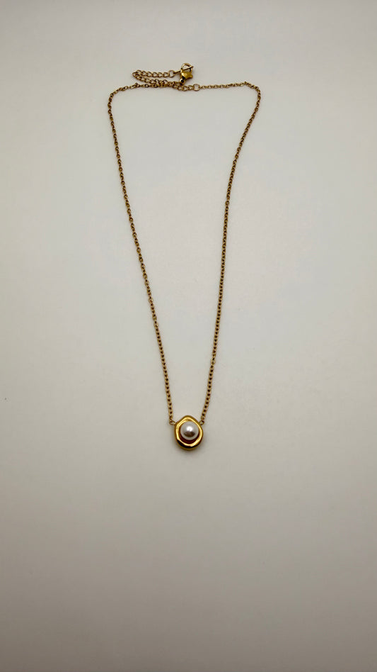 Gold Pearl Necklace
